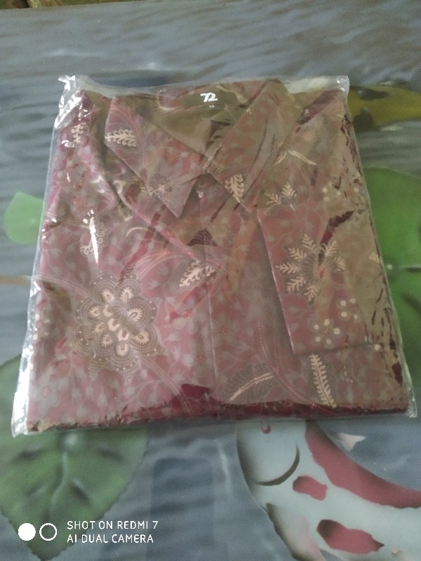 Kemeja Batik Pria Lengan Panjang Premium Kembang Setaman Merah Maroon 722903 Cap 72