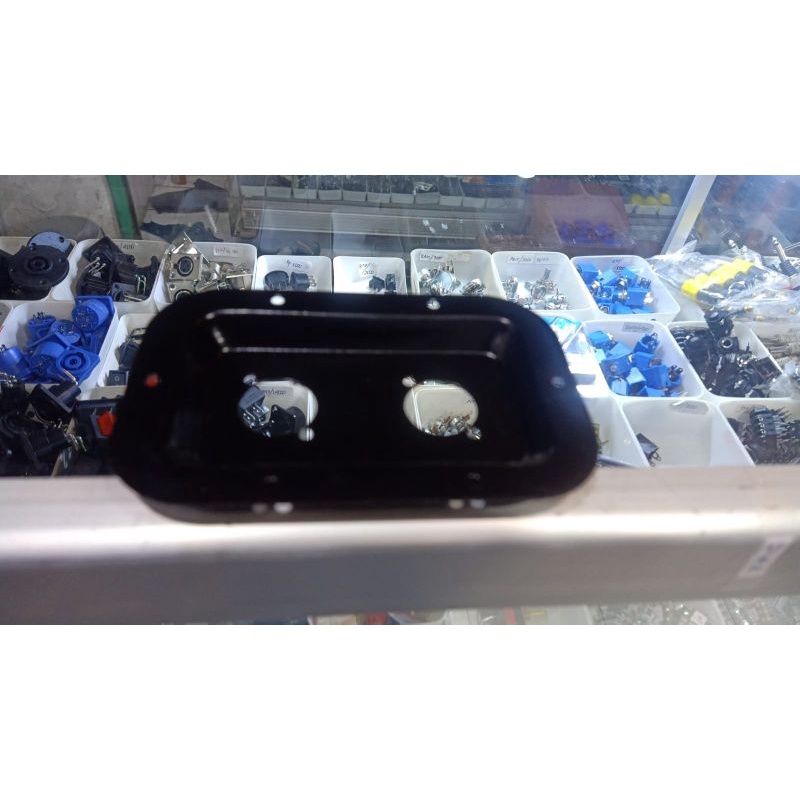 plat spikon besi