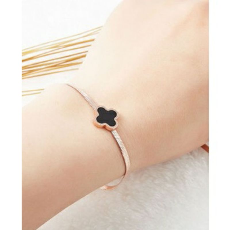 Fourfashion Gelang Wanita Titanium Gepeng Empat Daun Semangi Anti Karat Dan Luntur