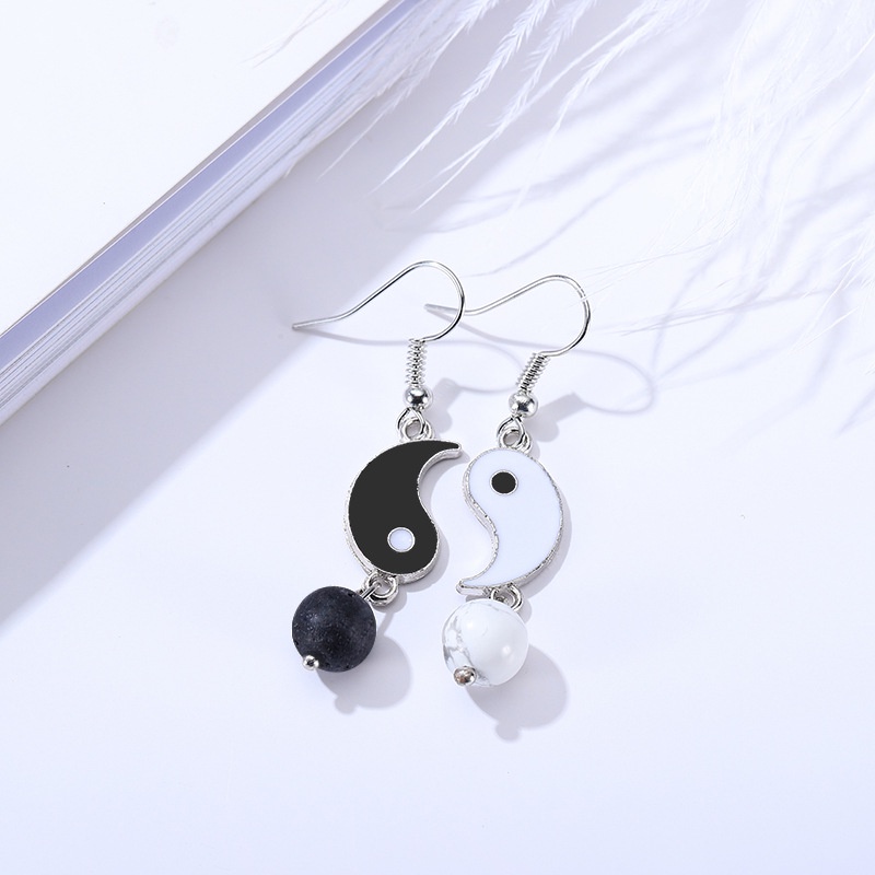 Anting Kait Gantung Wanita Desain Tai Chi Yin Yang Warna Hitam Putih Enamel Untuk Pesta / Hadiah