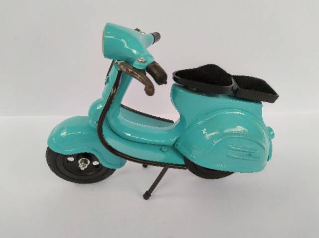 (BISA COD) MINIATUR MOTOR VESPA WARNA LENGKAP BAHAN BESI FINISHING PERFECT - DEKORASI RUMAH SOUVENIR