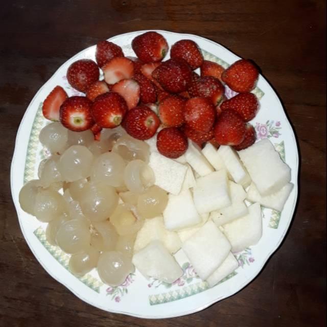 

Asinan merdeka (strawbery, kelengkeng, bengkuang)