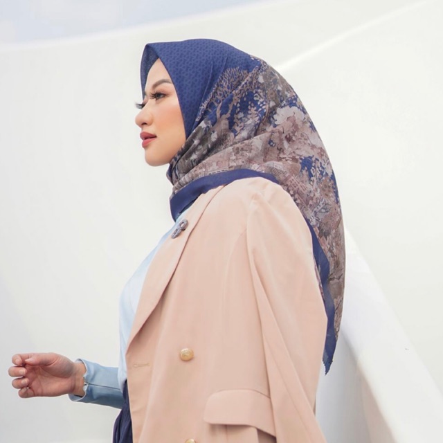 Buttonscarves royal blue