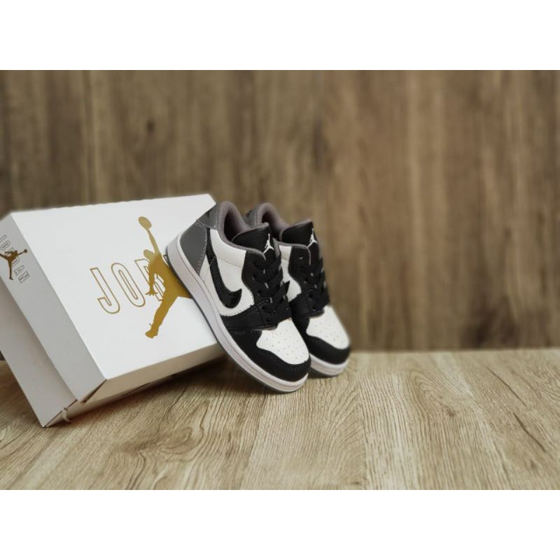 sepatu anak laki laki dan perempuan Jordaan LOW size 25-35 include box Premium quality