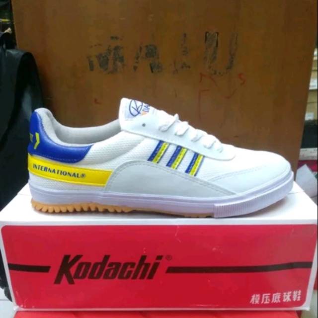 Sepatu kodachi kodaci