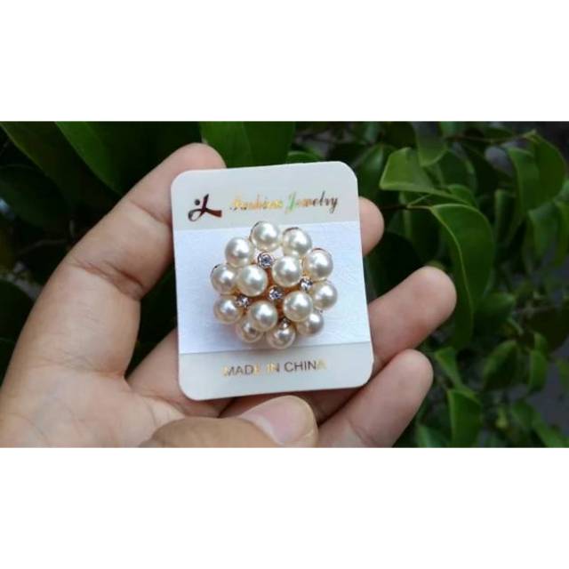 Bros hijab cantik motif mutiara silver