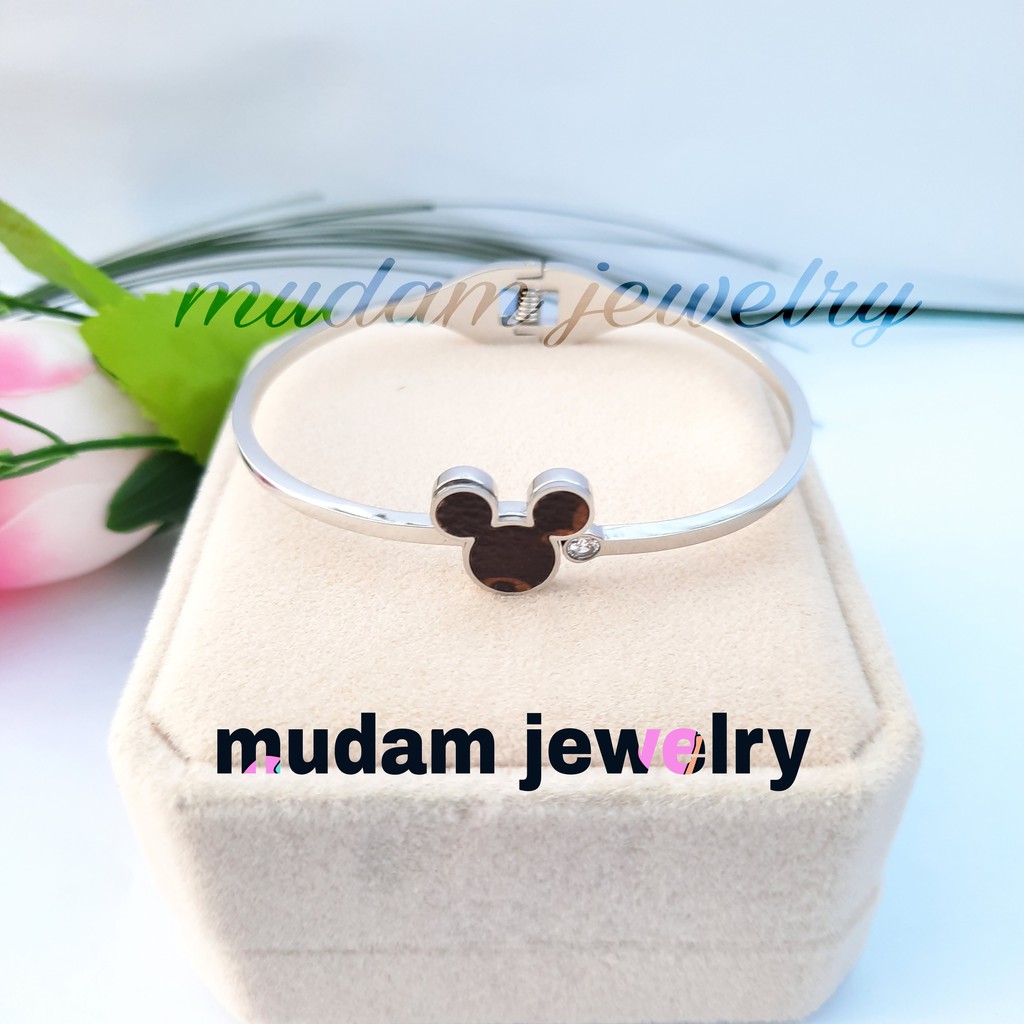 Gelang Bangle Titanium L* Model Mickey Aksen Diamond Tersedia Warna Rose Gold, Gold, dan Silver