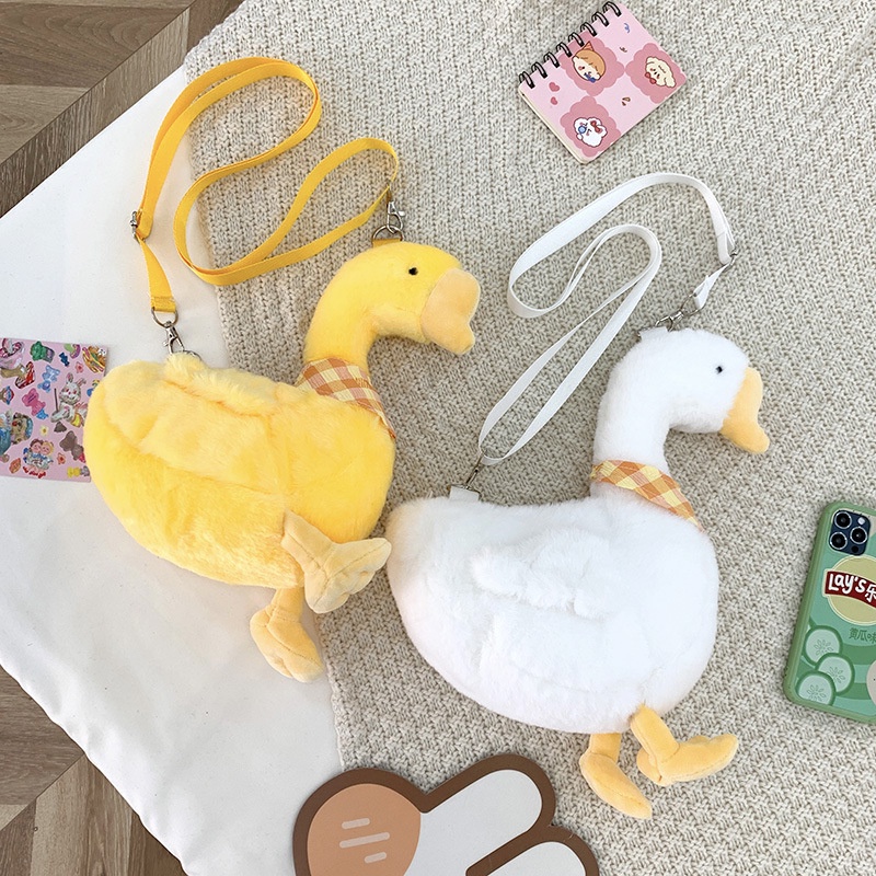Tas Selempang Bebek Bulu/Tas Bebek Bahan Plush Bulu2 Bentuk Kartun Bebek Gaya Korea [READY Jakarta]