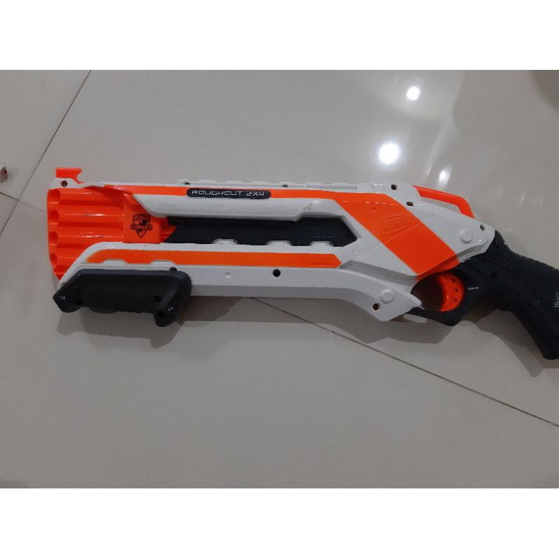 nerf roughcut 2x4 preloved. tembakan nerf second