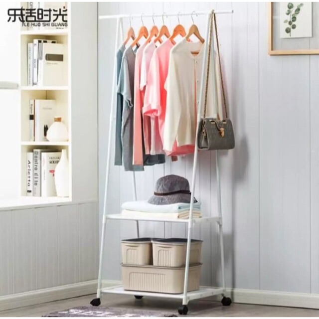Triangle stand hanger