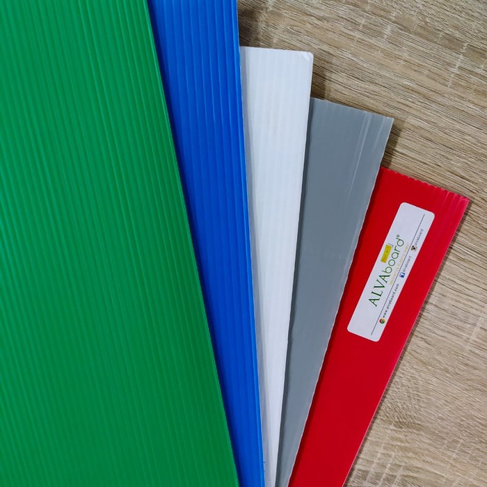 Infraboard / Alvaboard Berbagai Warna Ukuran 500 x 750 mm / Papan Plastik Alvaboard / Alva Board