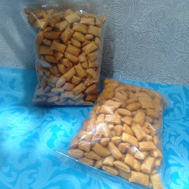 

PANGPANG / pang pang maniss / snack bantal / pang pang 250gr