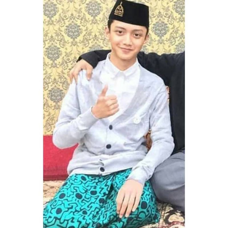 Sarung batik, Original syubanul muslimin, Sarung gus azmi,  sarung batik halus, sarung batik cap, sa