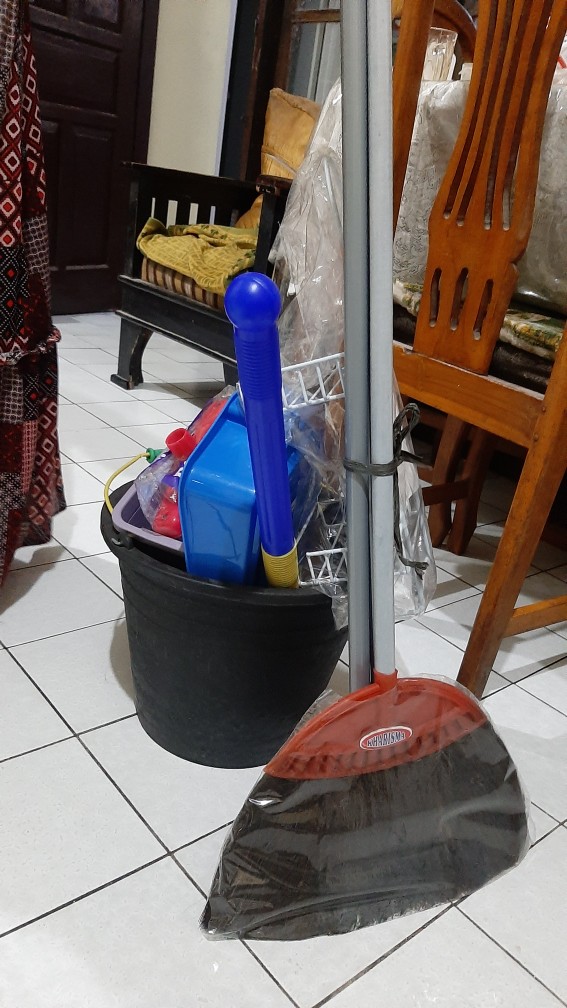 Pengki Sampah Tantos