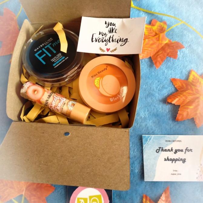 

Premium Product!!! Hampers Makeup(Gift Box Makeup)/Kado Wedding,Ulangtahun,Istri,Pacar - Paling Diminati