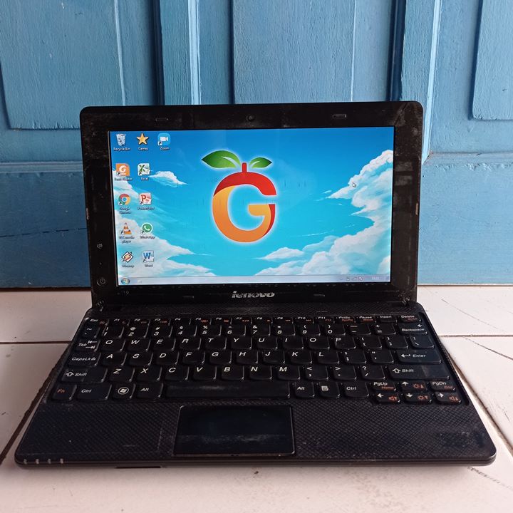 Lenovo S110 Warna Hitam Intel Atom N2800 RAM 2GB HDD 320GB Zoom Netbook Second Bekas Notebook