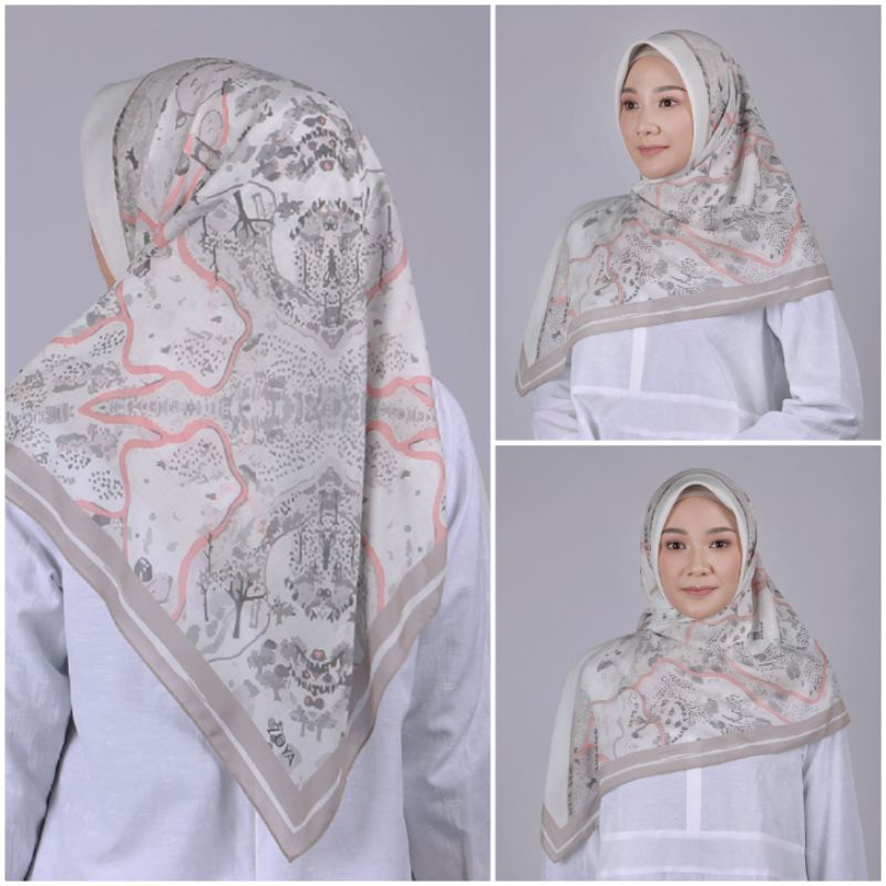 ZOYA IVANKA (On Model)