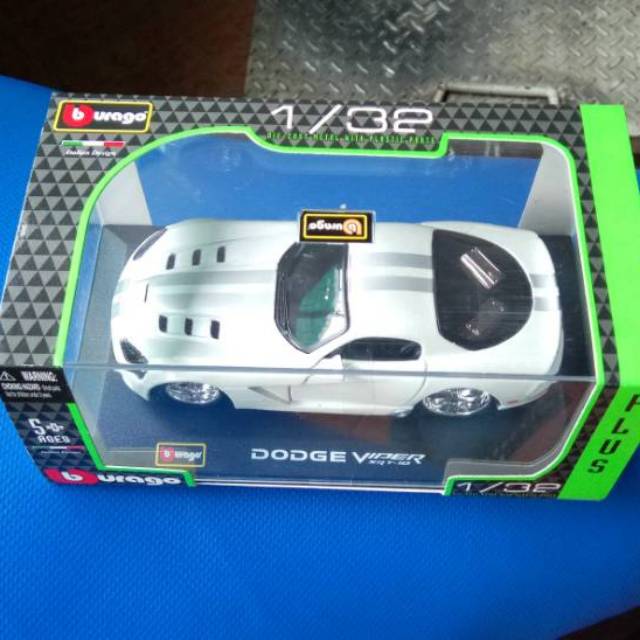 Bburago 1/32. Dodge viper white