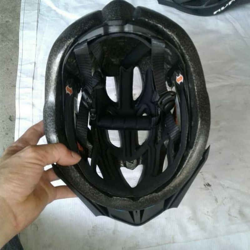 HELM SEPEDA AVAND A20 HIJAU