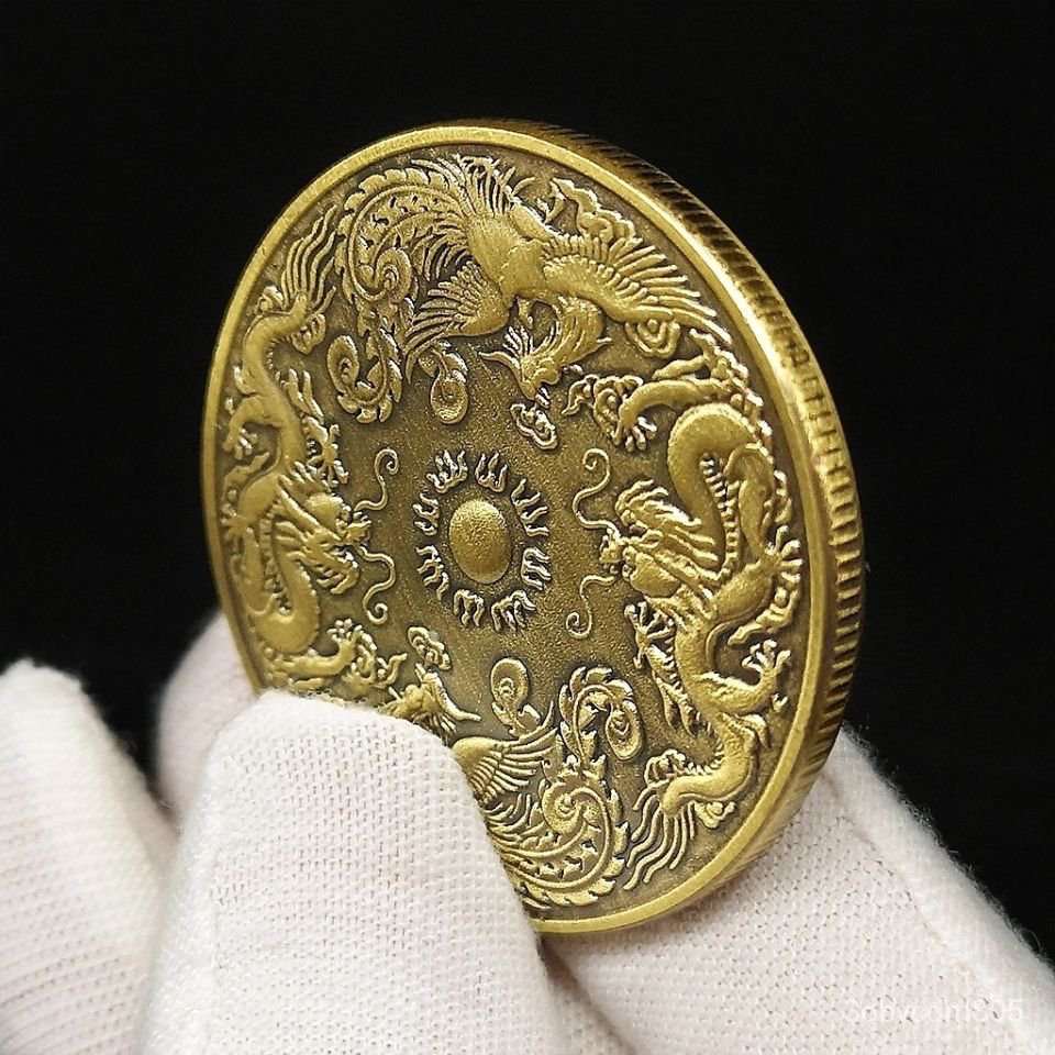 Kemakmuran Yang Dibawa Oleh Naga dan Phoenix Berlapis Emas Koin Peringatan Menguntungkan Binatang Ci