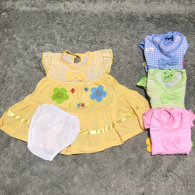 Setelan Dress Bayi dengan Celana