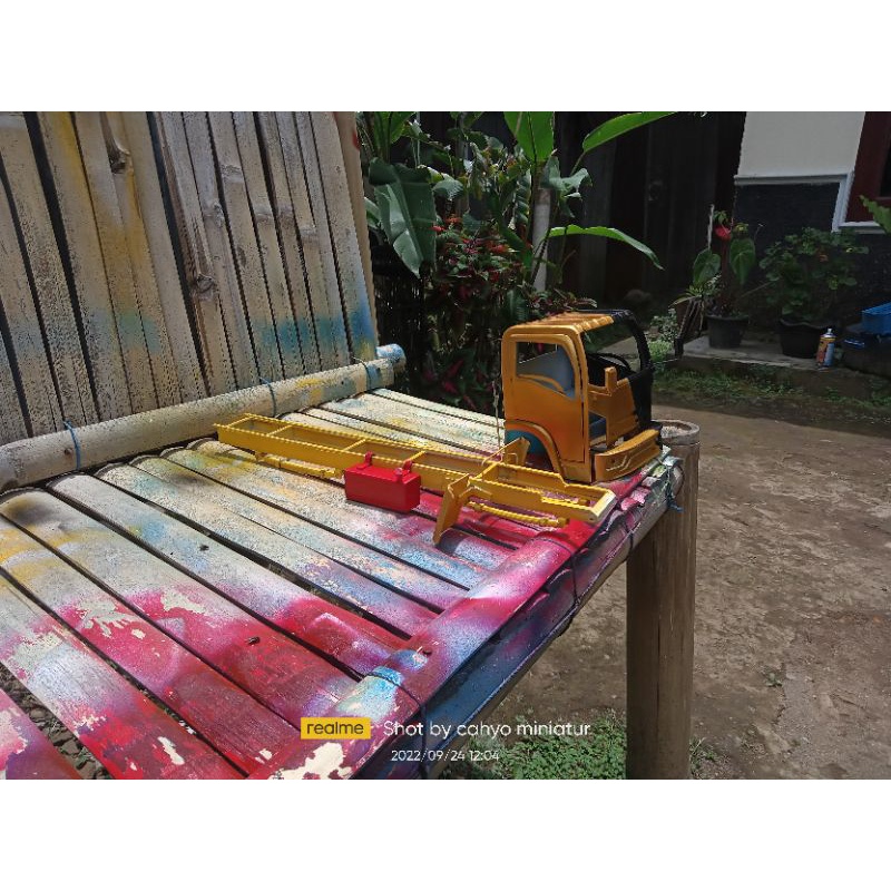 sasis miniatur truk skala 1/12