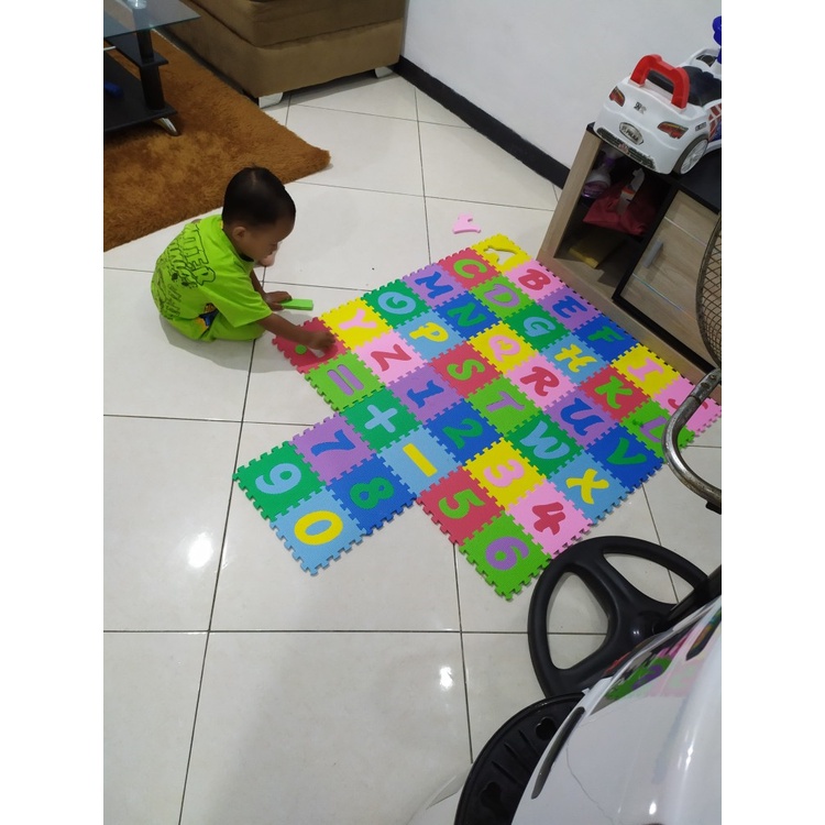 Matras Alas Lantai - Huruf Alfabet Abjad - Puzzle Abjad/angka UK 15x15x1 cm