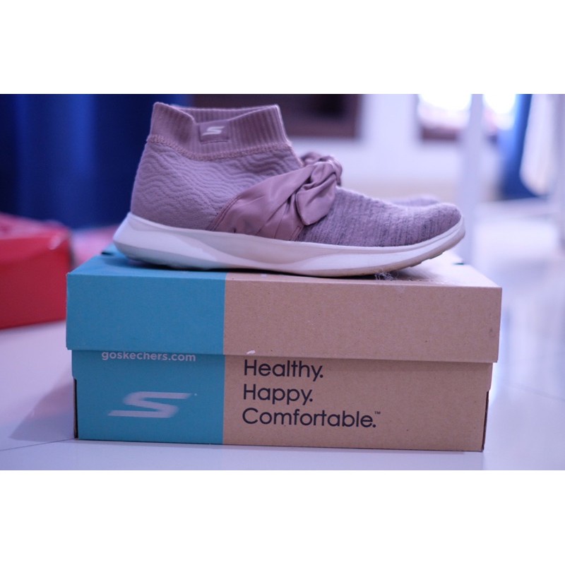 Purple Shoes Skechers (Hanya dipakai 3 kali) / Sepatu Branded Wanita Ungu Pita Bekas Bagus Murah