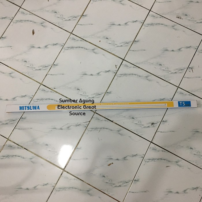 Neon T5 21W Cahaya Kuning Warm White Mitsuwa Dengan Dudukan Langsung Pasang Praktis