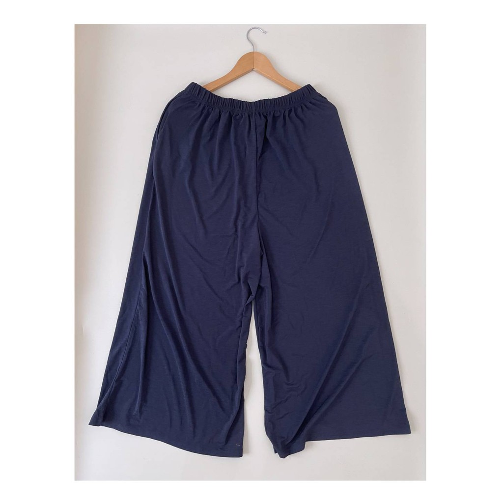 Uniqlo basic stretchy wide cullote pants