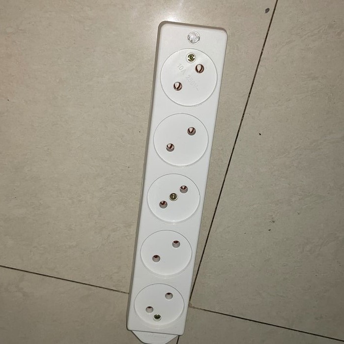 Stop Kontak SHUKAKU Tipis / Stop Kontak Gepeng Arde 5 Lubang - SKU815A