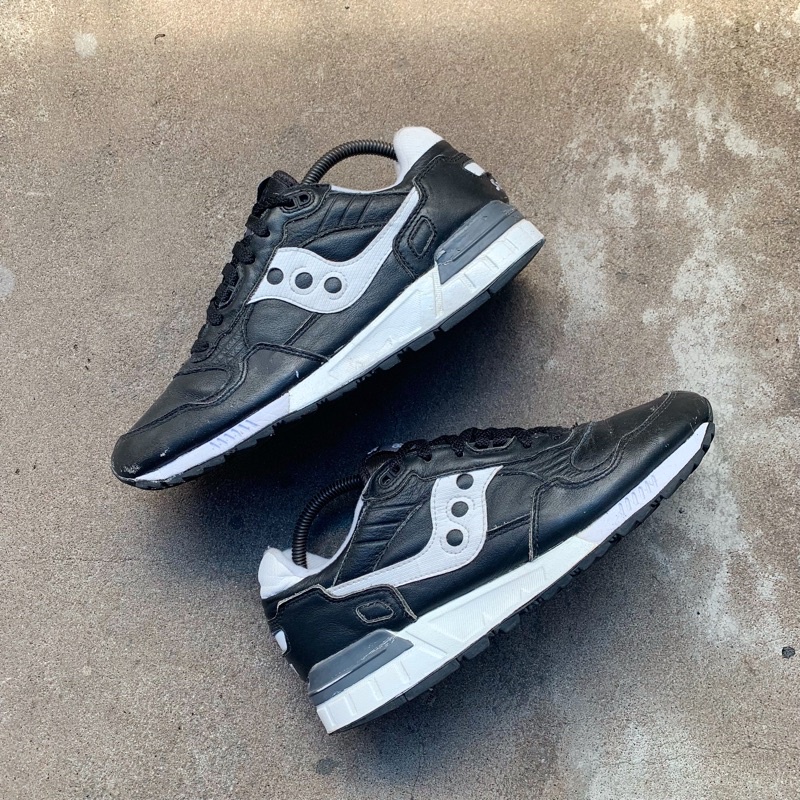 sepatu saucony shadow 5000