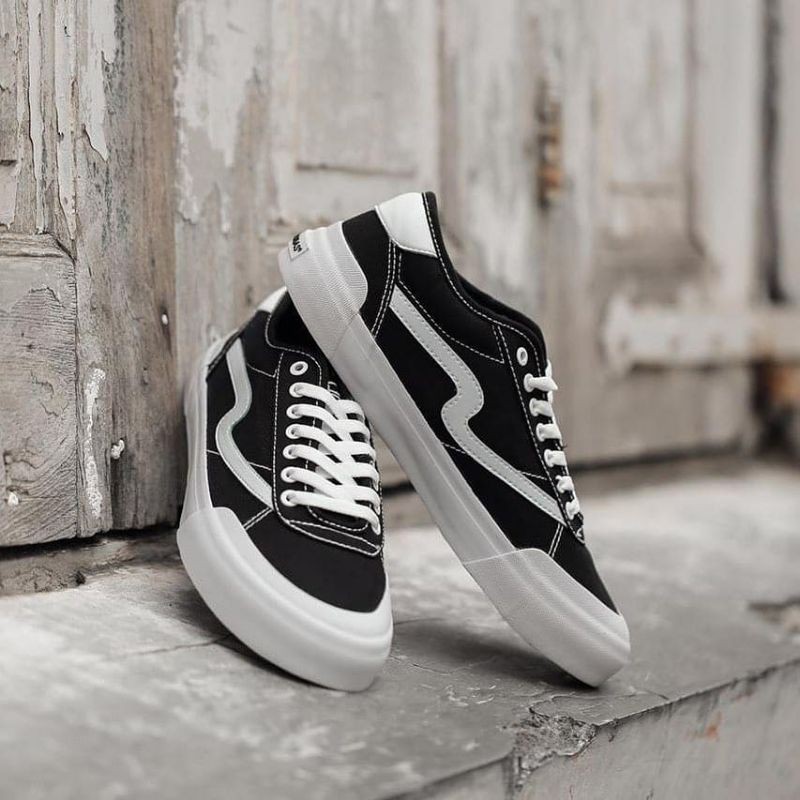 Patrobas Ivan Low - Black White