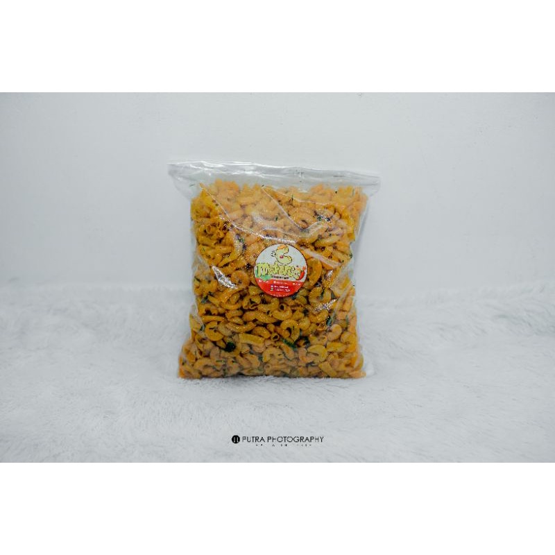 

Makaroci Snack Makaroni Goreng Pedas Daun Jeruk 250 gram