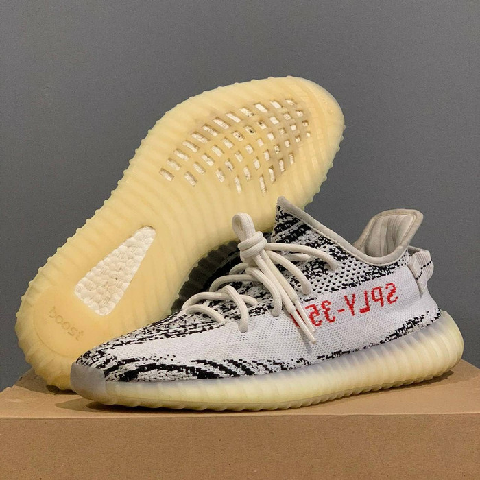 Yeezy 350 v2 Zebra