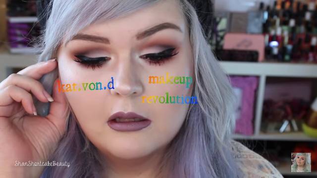 MAKEUP REVOLUTION EYESHADOW PALETTE
