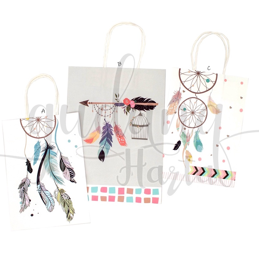 

GCC Paper Bag Dream Catcher Tas Kado Motif Gantungan Bulu GCC 507016