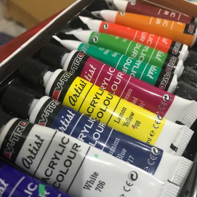 

Cat Acrylic V tro isi 2