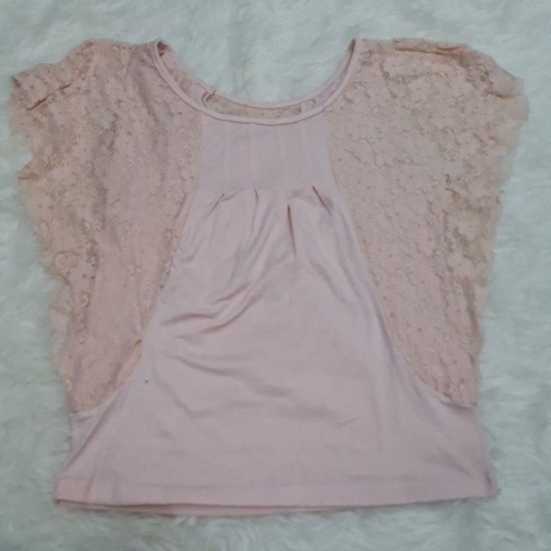 Batwing Lace (preloved)