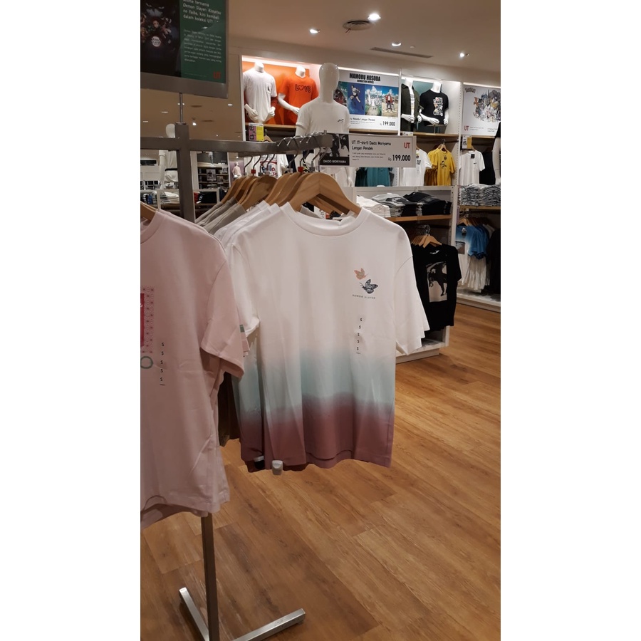 Kaos Manga UT Demon Slayer - Limited Edition Uniqlo - Jastip