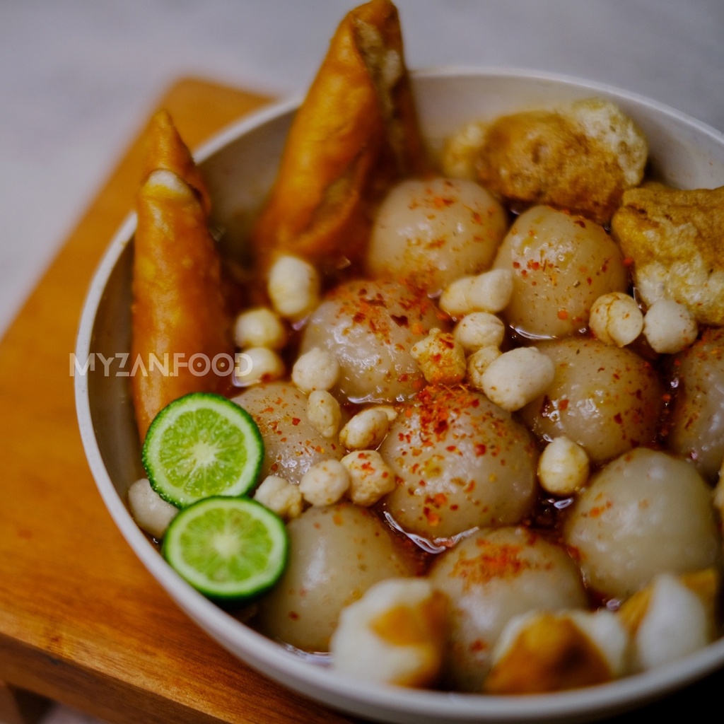 

Baso Aci Lemak Sapi Toping Pangsit | Myzan.Food