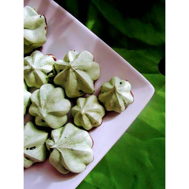 

Melon Milkita Meringue Kisses - Maringue