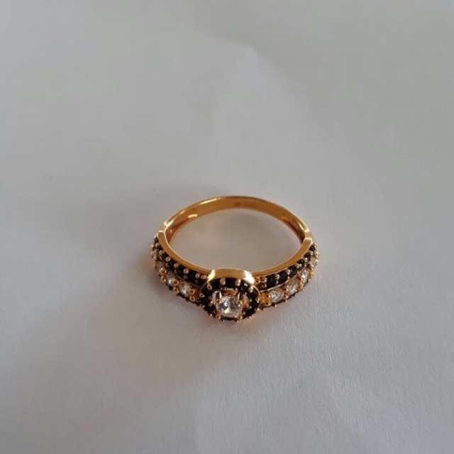 emas cincin emas hitam ubs