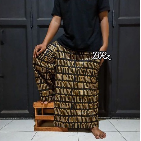 sarung celana batik motif aksara jawa