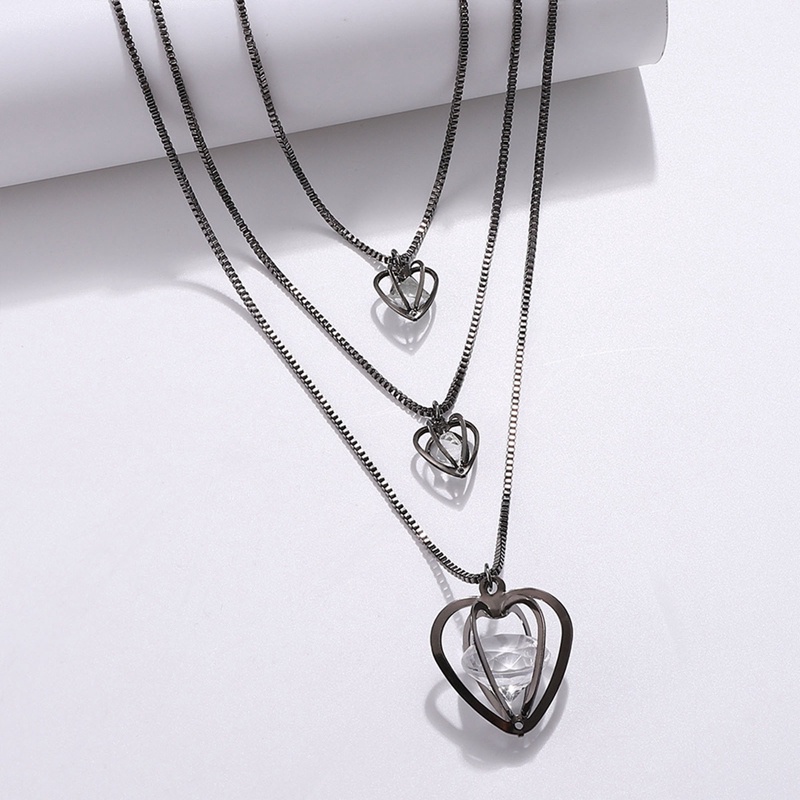 Set Kalung Choker Rantai Multilayer Liontin Hati Rumbai Panjang Warna Emas Gaya Punk Untuk Wanita Charms