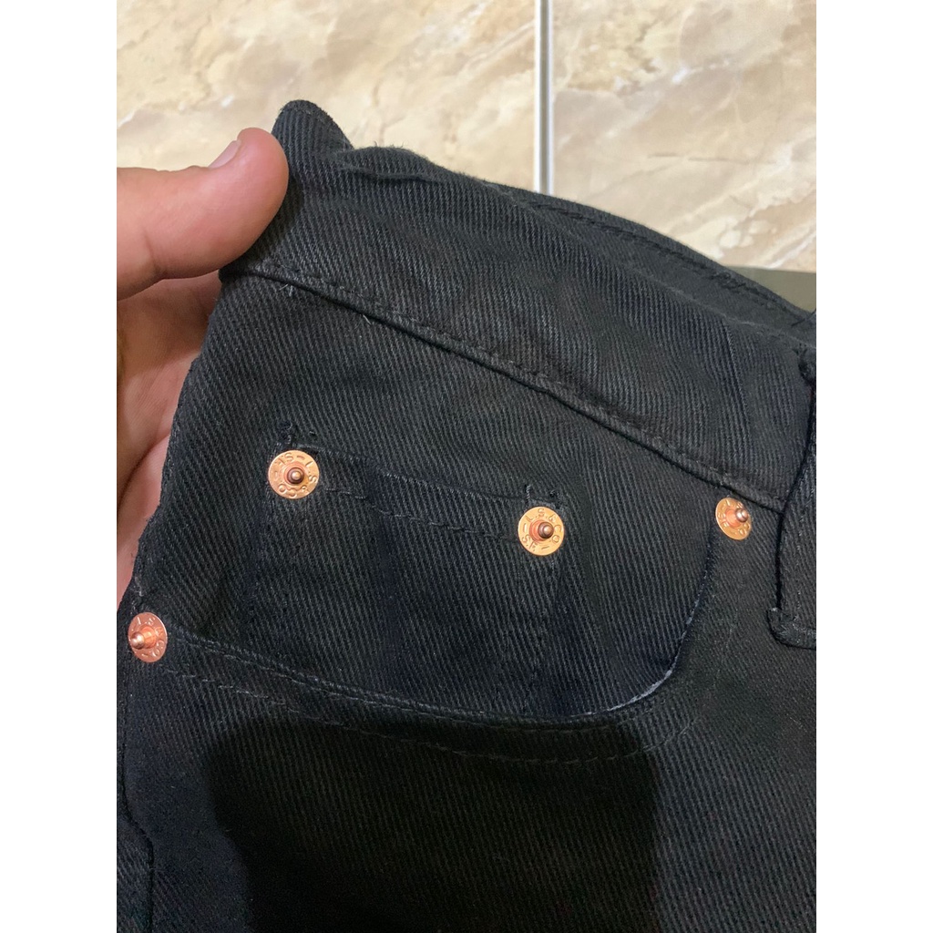 celana panjang pria levis 501 hitam pekat/reguler/standar Made In Japan Pria Hitam