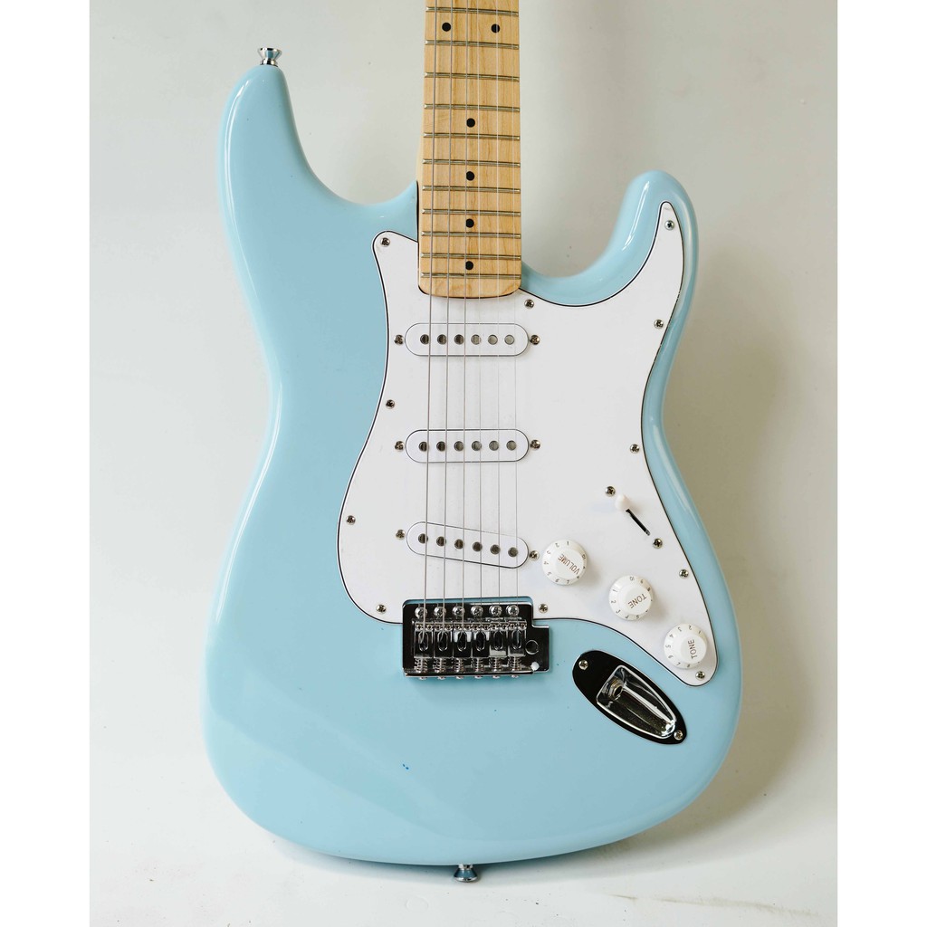 Gitar Elektrik Fender Stratocaster Custom
