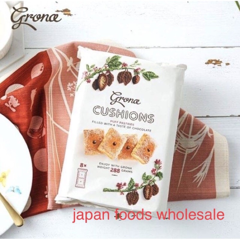 

Grona Cushion Puff Pastries Chocolate 288gr / cemilan impor