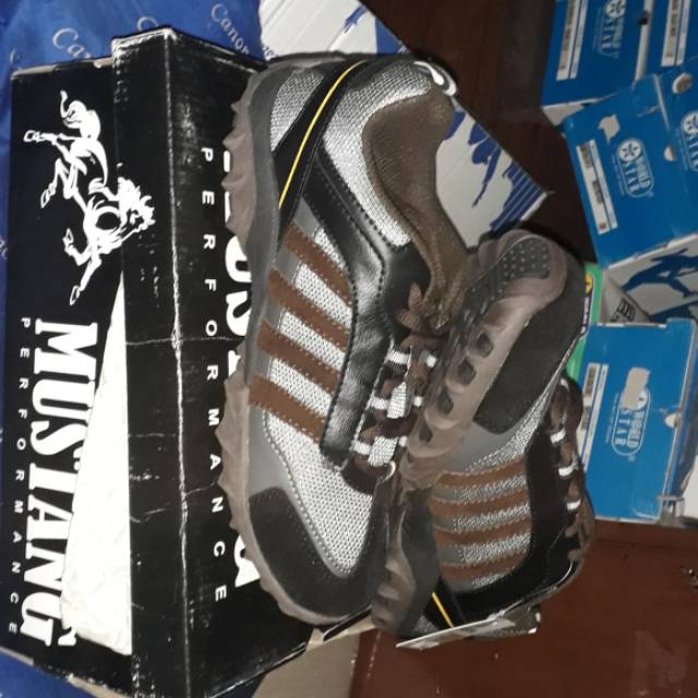 sepatu gunung MUSTANG