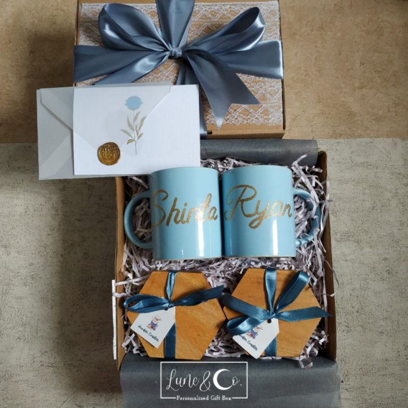 

kado pernikahan custom,hadiah pernikahan, weddinggift, hampers,kado unik,kado custom, kado mug